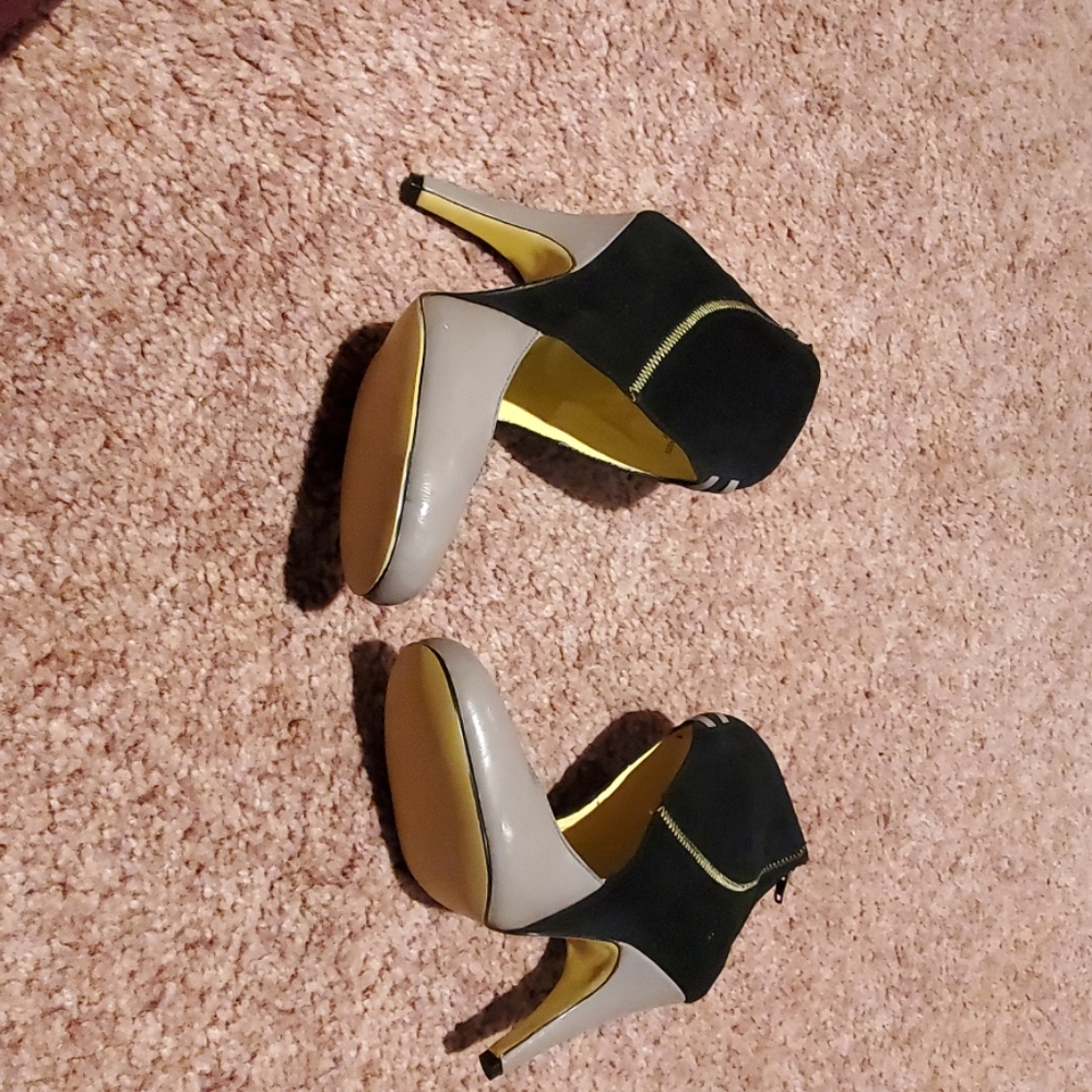 Shoes - Picture 6 of 6